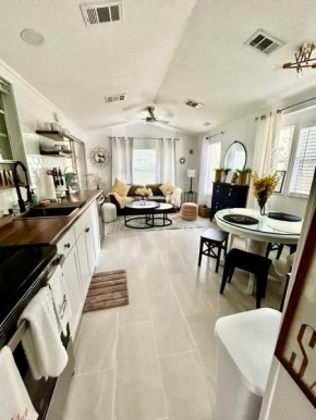 Your home away from home! Entire cottage- Disney